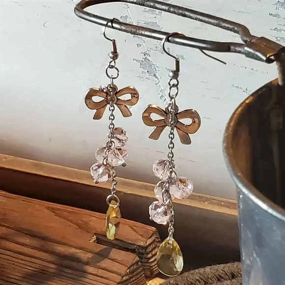 Long Silver Bows Pale Faceted Glass Beads Chain Bohemian Dangle Earrings - Picture 1 of 8